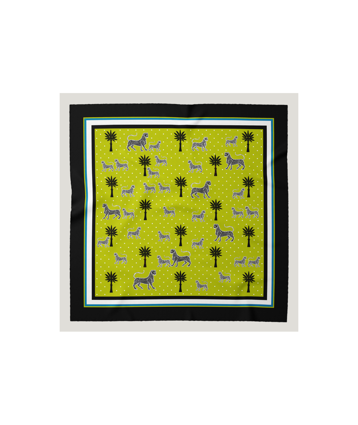 Pañuelo de seda Palm Green de Ortigia con estampado de jungla con palmeras y leopardos.