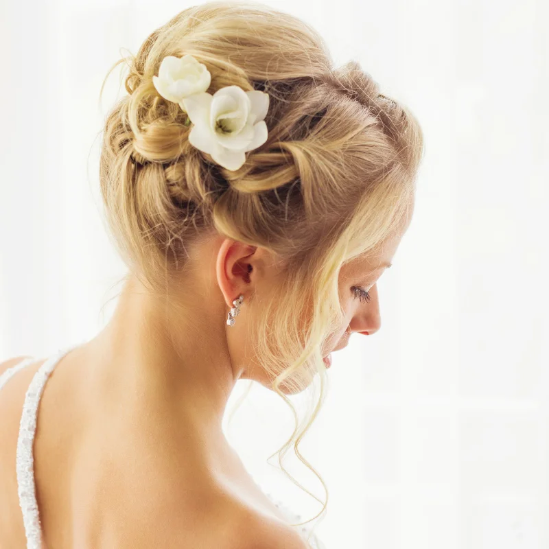 Novia con tocados flores naturales