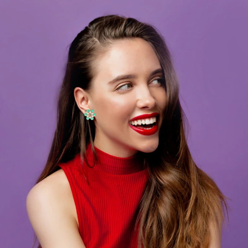 Cómo combinar pendientes y collares | Anhelo