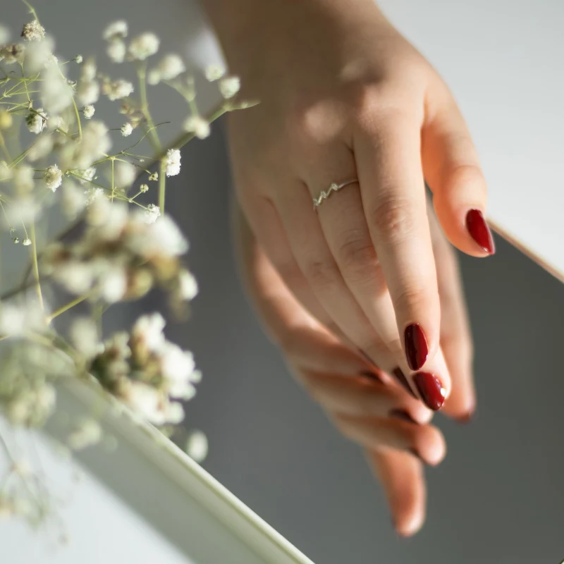 Manicura otoño 2026 - Esmalte rojo | Anhelo