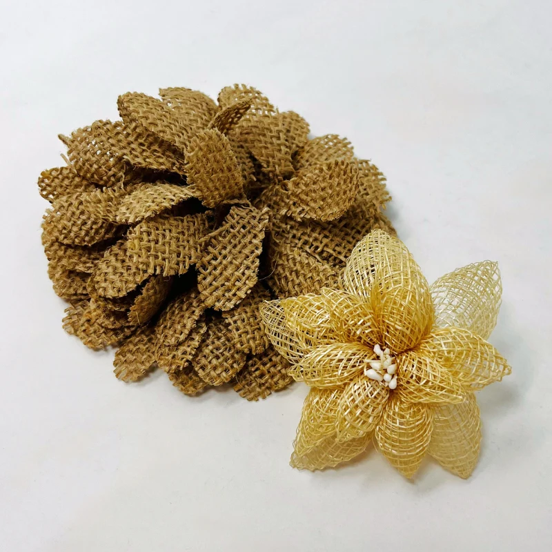 Materiales para tocados en primavera - flores de tela en tonos marrones y beiges | Anhelo