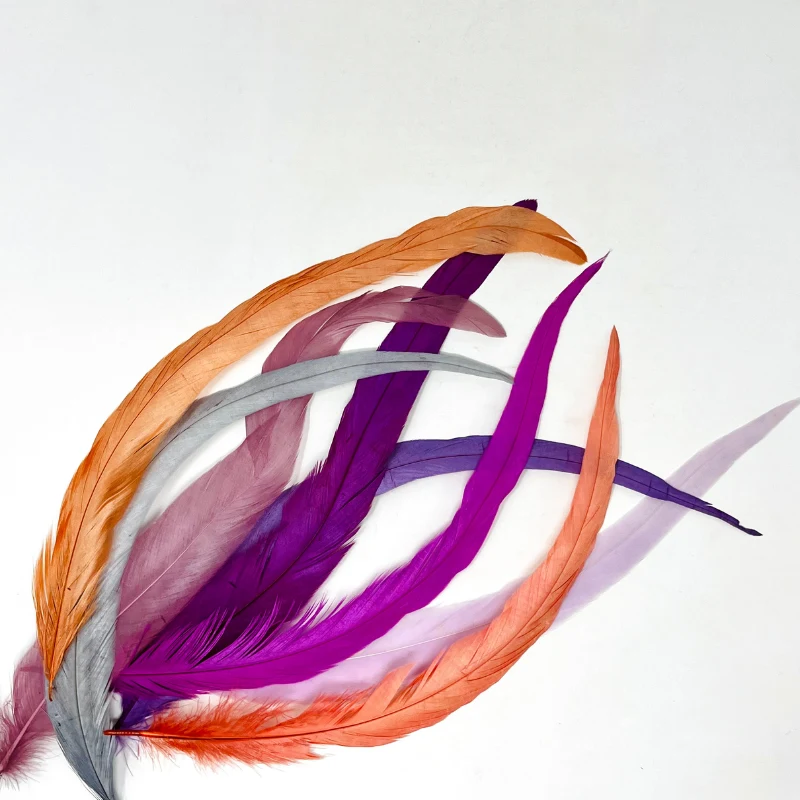 Materiales para tocados en primavera - plumas finas de colores | Anhelo