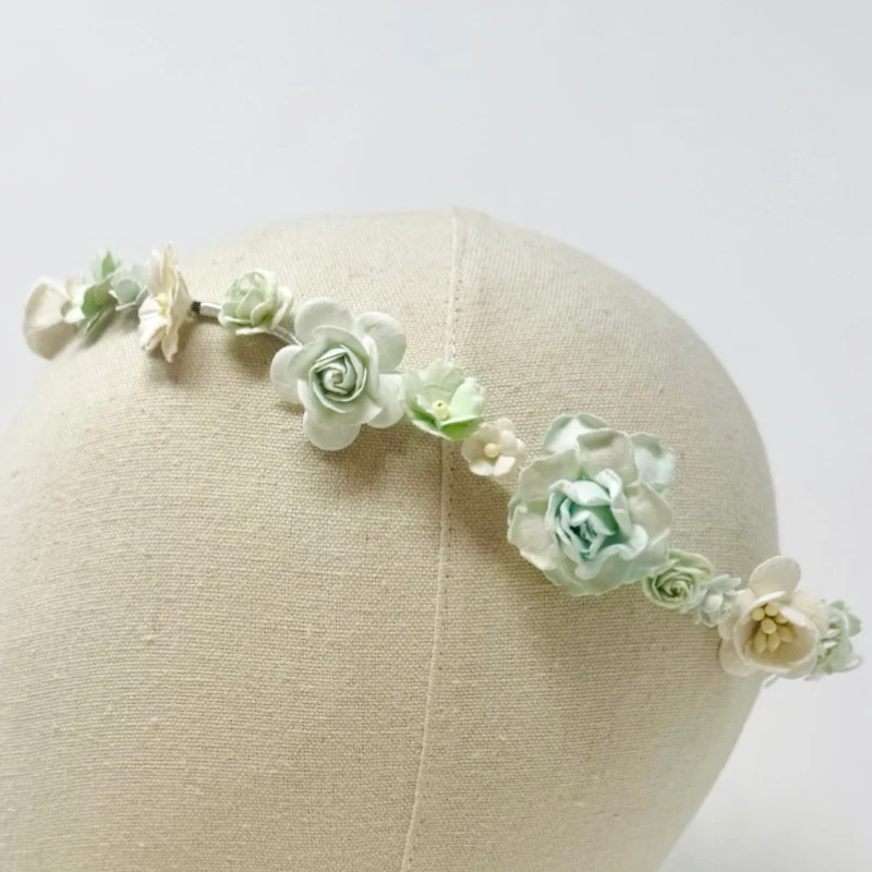 Tocados de flores para invitada - flores diadema | Anhelo