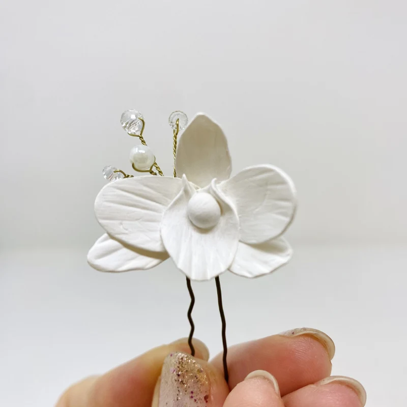 Tocados con flores de porcelana en blanco | Anhelo