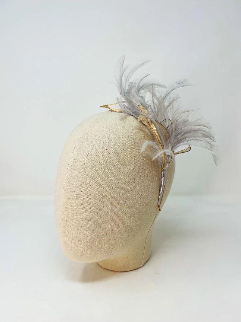 Tocados para novias con plumas - Anhelo